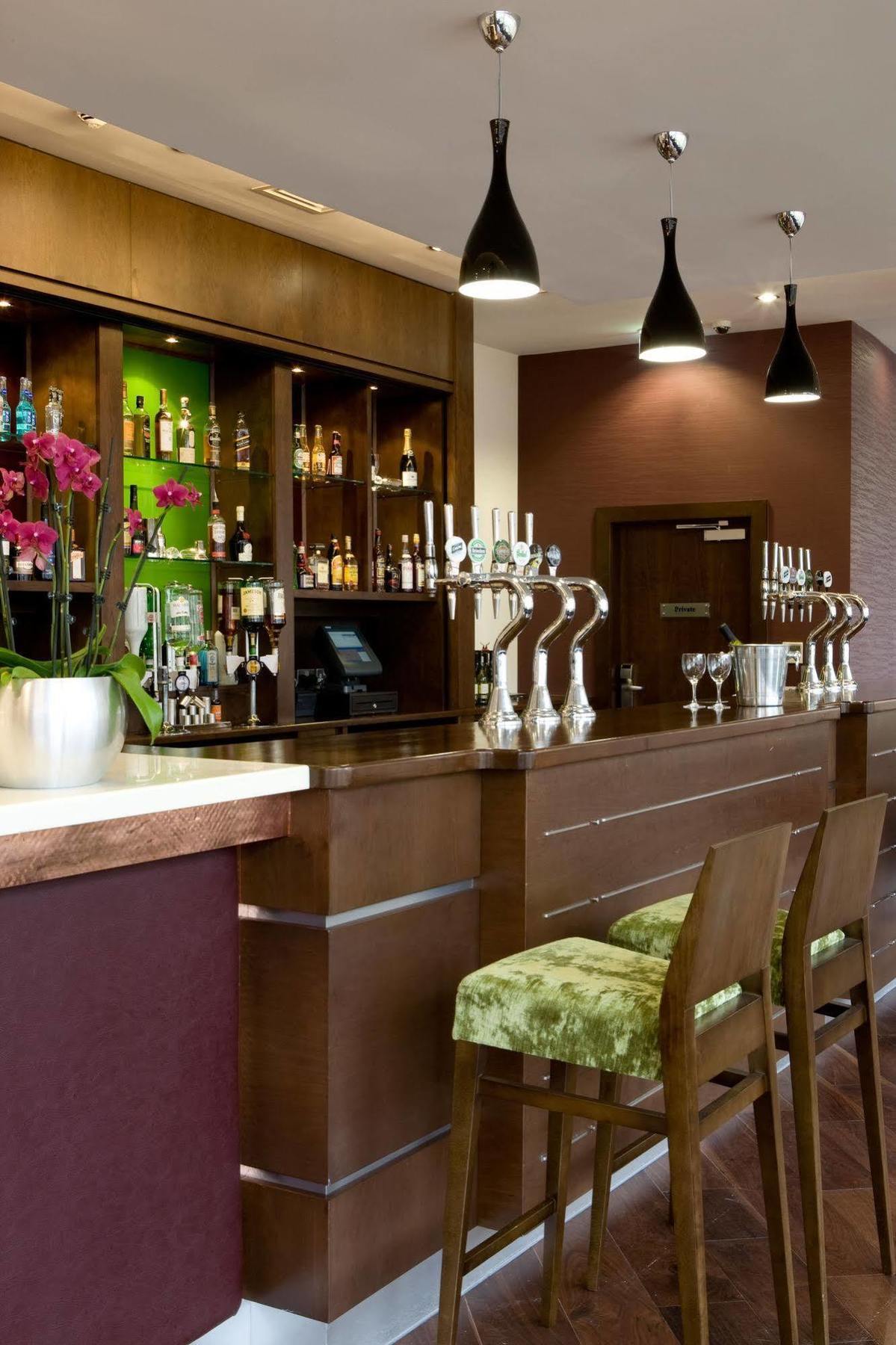 Leonardo Hotel Дерби Ресторан фото